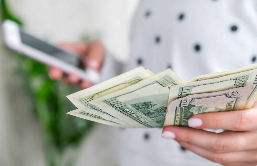 Exploring Cash Advance Apps: Benefits, Risks, and Impact on Personal Finance